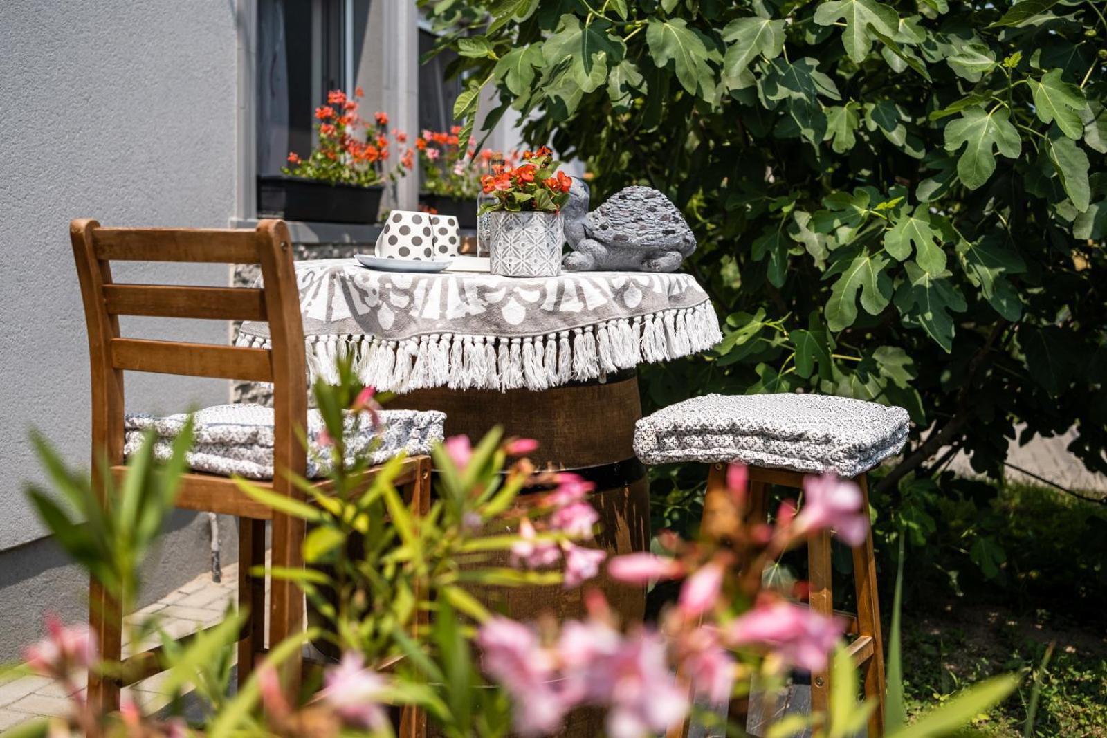 Szuerke Vendeghaz Balatonkenesen Apartment Exterior foto