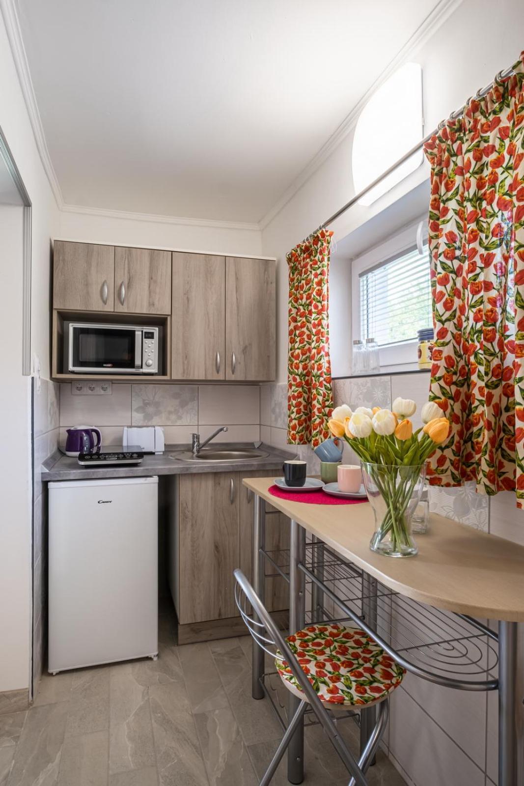 Szuerke Vendeghaz Balatonkenesen Apartment Exterior foto